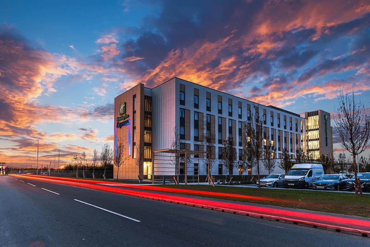 Holiday Inn Express - Bicester By Ihg Exteriér fotografie
