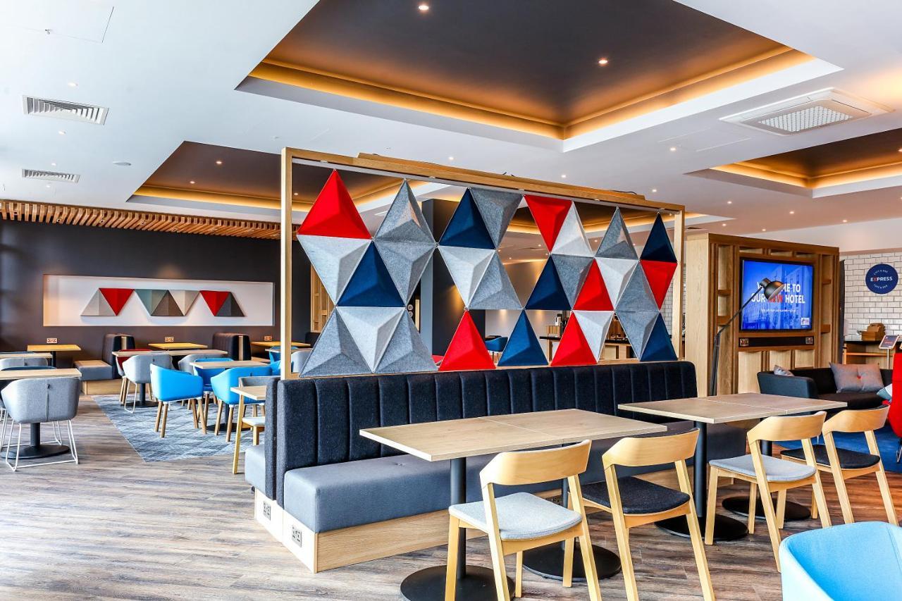 Holiday Inn Express - Bicester By Ihg Exteriér fotografie