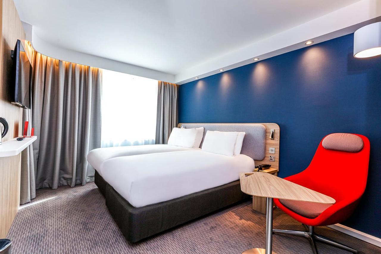 Holiday Inn Express - Bicester By Ihg Exteriér fotografie