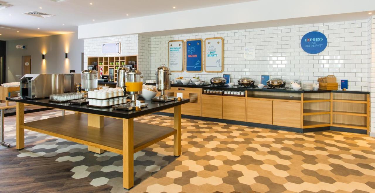 Holiday Inn Express - Bicester By Ihg Exteriér fotografie